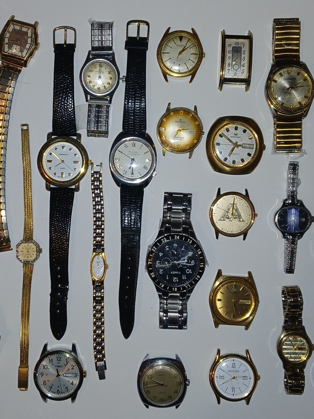 Vintage Watch Lot 38 Waltham Bulova Seiko Hellbros Accutron Working No Working